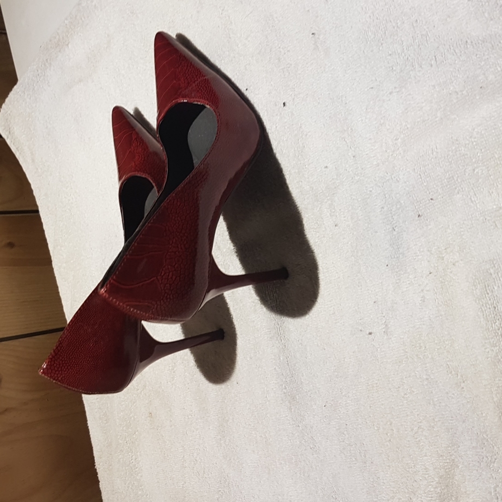 Ladies heels - Picture 2 of 3